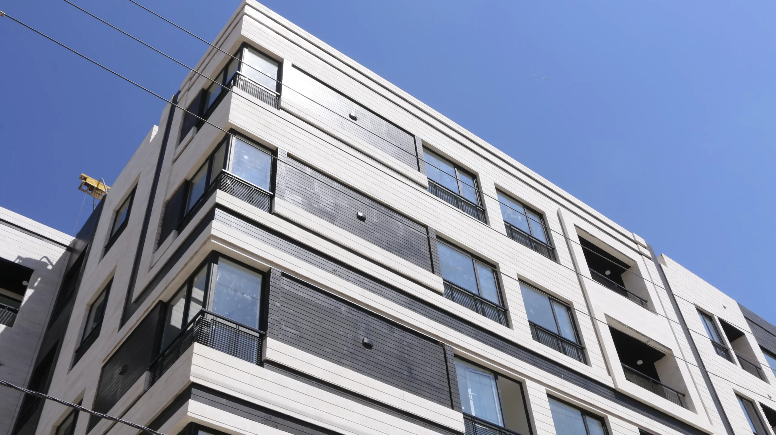 Facade of the building – Travertine Ateshkoh Super A++